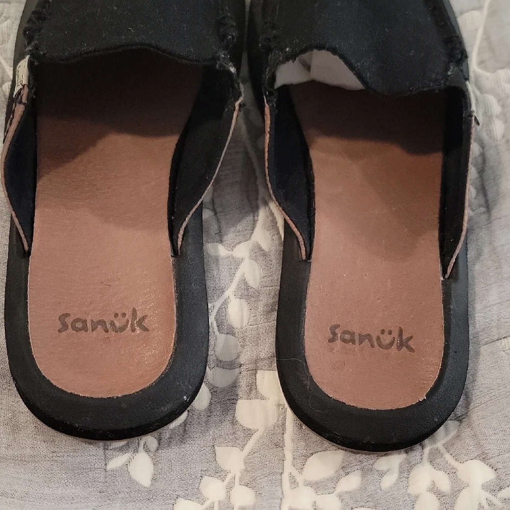 Sanuk Womens Black Canvas Slip-Ons - Picture 5 of 5